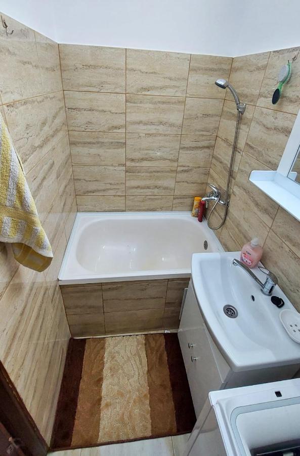 Cristina'S Place Арад Екстериор снимка