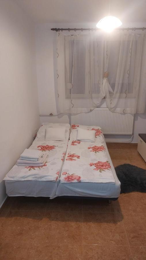 Cristina'S Place Арад Екстериор снимка